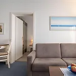 Hoppe 2 Modern Retreat